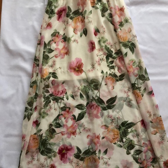 Flower Dress - Picture 2 of 5